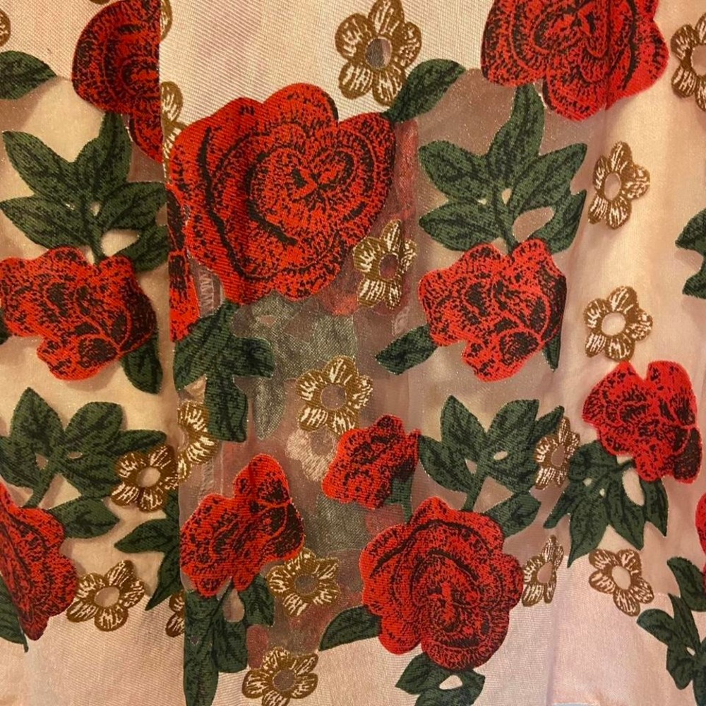 So Pretty Pink Maxi Skirt with Red Roses Size 9-10 - Picture 4 of 7